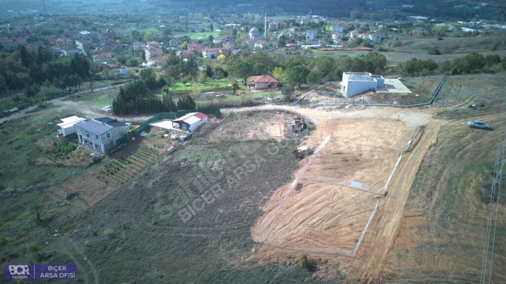 BİÇER ARSA Gebze Denizli Köyü 268m2 Etrafı Tel ile Çevri Arsa