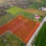 BEŞEVLER’DE ASFALTA 80 mt. CEPHELİ KÖYÜN BAŞINDA 6.167 M2 - Fotoğraf 1