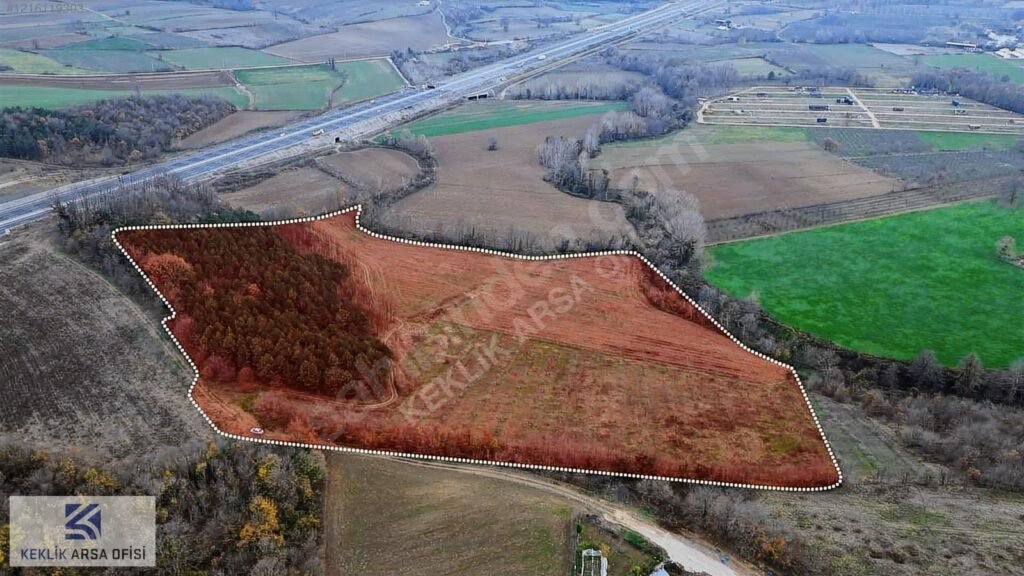 İZMİT AKMEŞE’DE KORUCUK MAHALLESİ YERLEŞİME YAKIN 65.570m2 TARLA