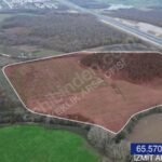 İZMİT AKMEŞE’DE KORUCUK MAHALLESİ YERLEŞİME YAKIN 65.570m2 TARLA - Fotoğraf 2