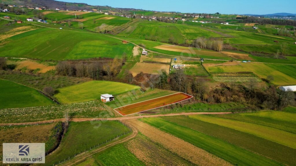 AKMEŞE BAĞLICA’DA RESMİ YOLLU %5 İMARLI GİŞELERE 5 km 1.160 m2