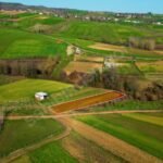 AKMEŞE BAĞLICA’DA RESMİ YOLLU %5 İMARLI GİŞELERE 5 km 1.160 m2 - Fotoğraf 1