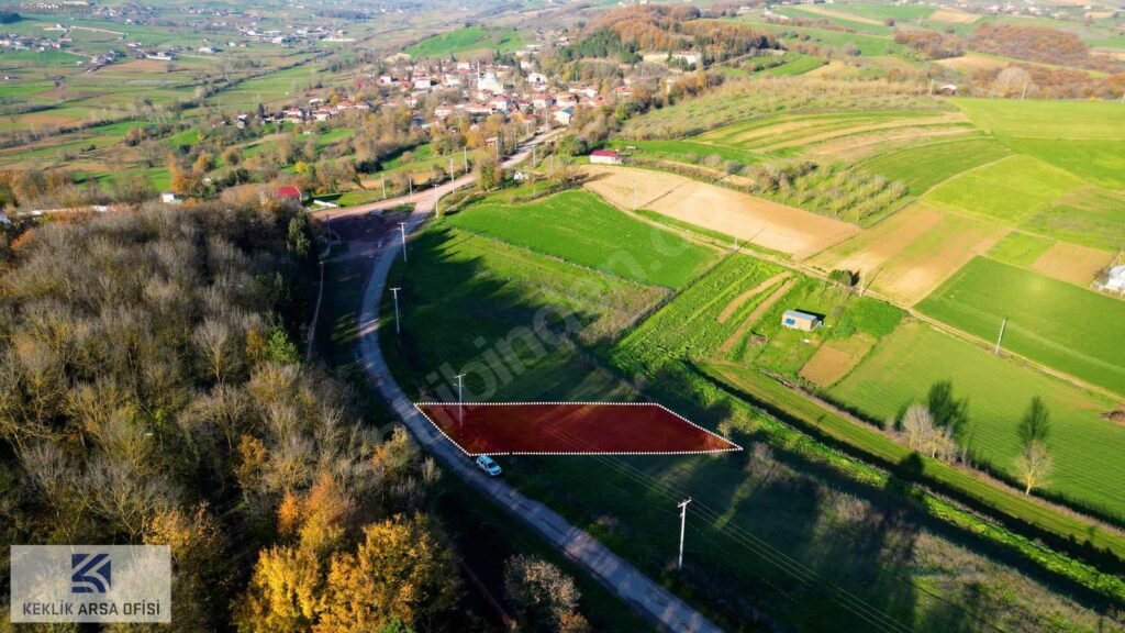 KANDIRA ARAMAN’DA K.M OTOYOL GİŞELERE 7KM %40 İMARLI 734 M2 ARSA