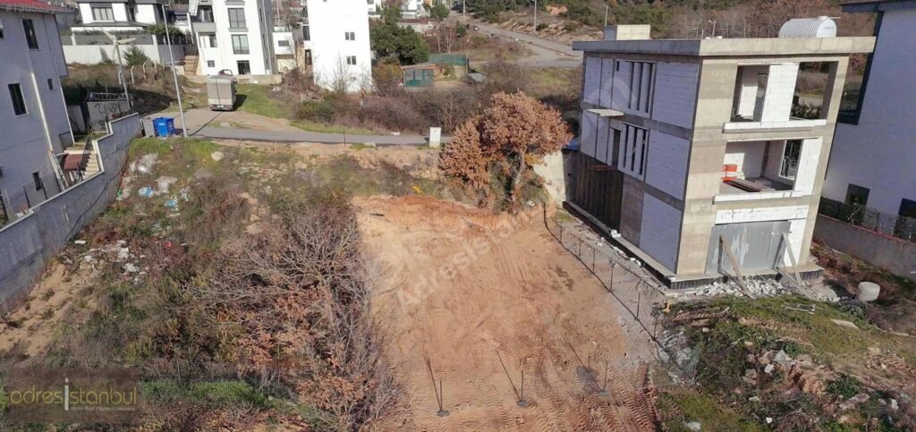 Adresİstanbul’dan %50 İmarlı 300m2 İNŞAAT ALANI Müstakil Arsa