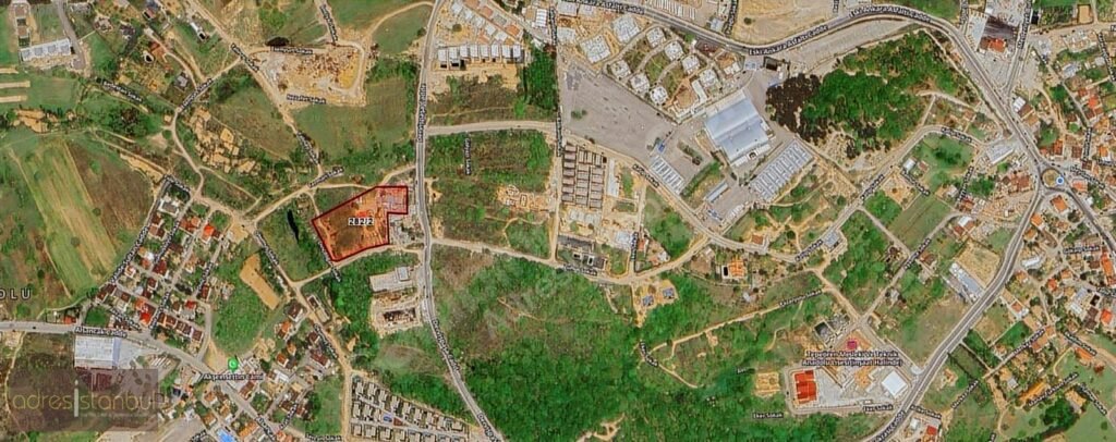 Koç Lisesine Yakın Ana Cadde Üzerinde 220 M2 Net Arsa